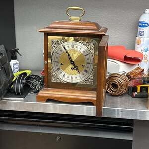 Vintage Howard Miller Graham Bracket Mantel Clock 612-437 Westminster Chime